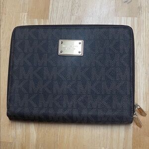 Michael Kors Dark Patterned Zip IPad case